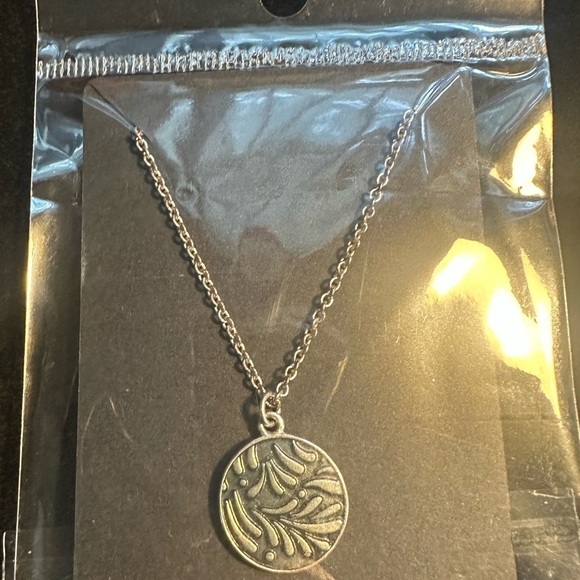 Baked Beads Silver Necklace with double sided medallion - Picture 5 of 5